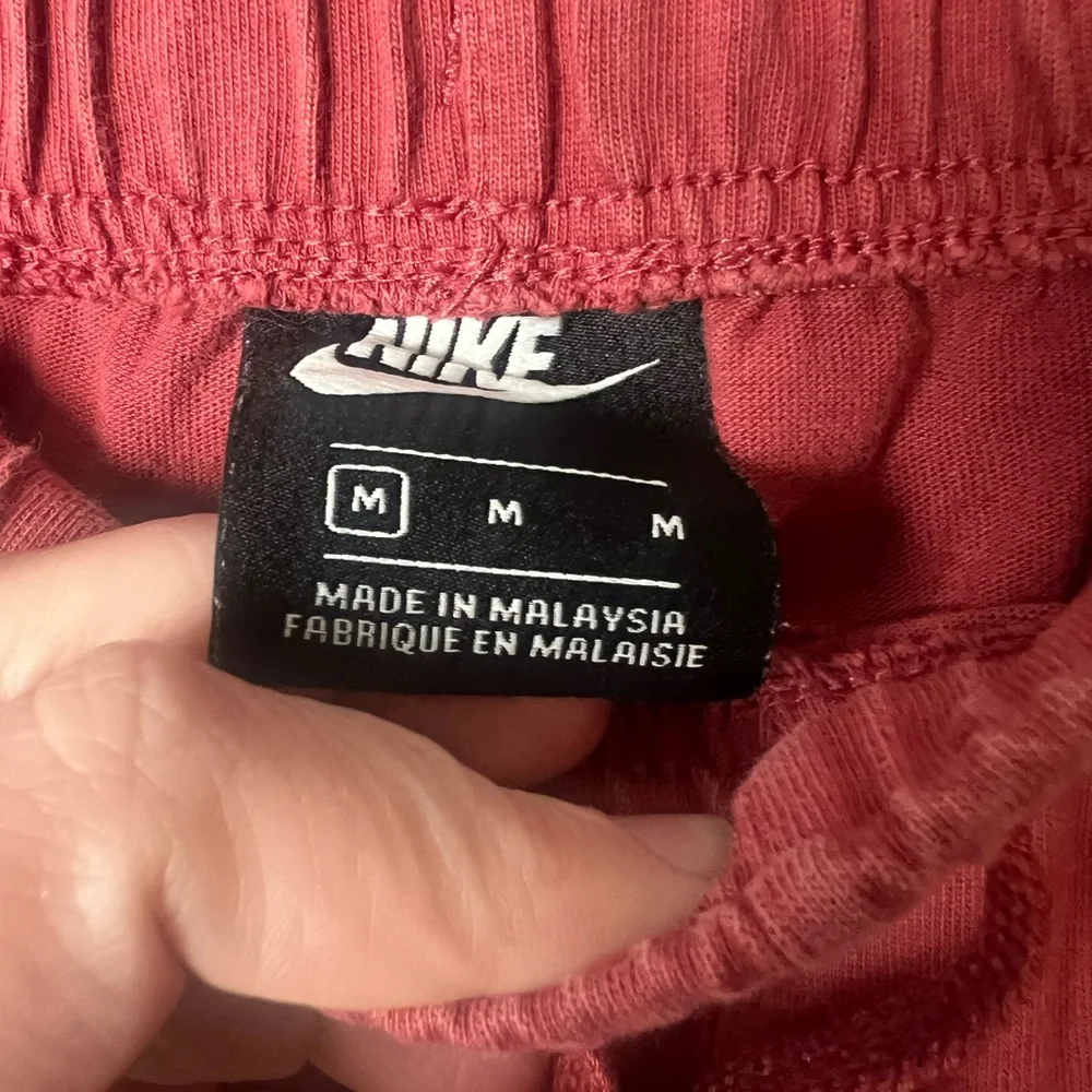 Nike Men Size Medium Launge Red Shorts‎